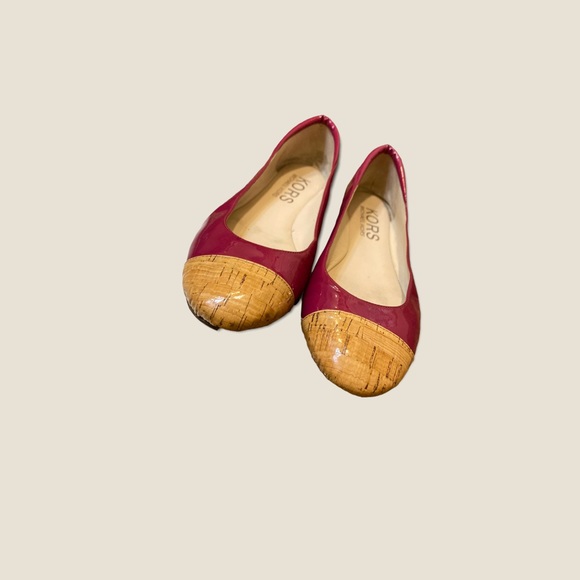 EUC 💗 Michael Kors Patent Cork Cap Toe Flats - Picture 2 of 7